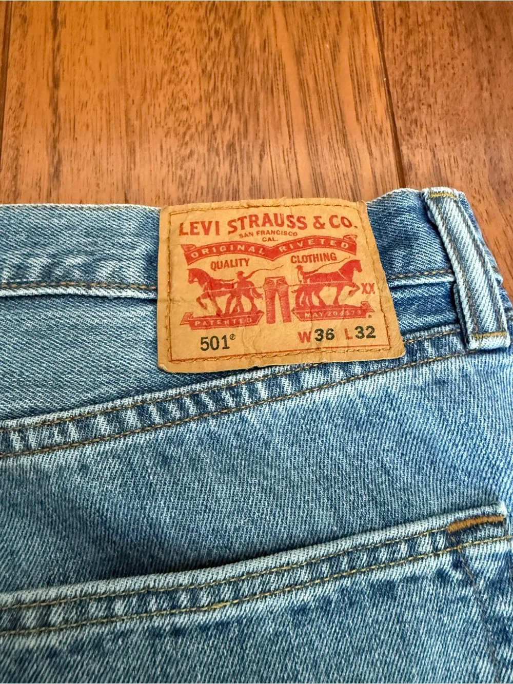 Levi's Men's Light Blue Straight Denim Jeans